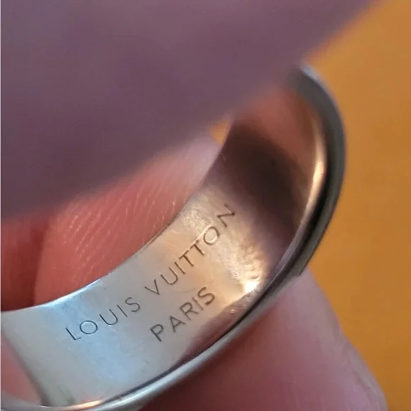 Authentic LOUIS VUITTON DAMIER RING - Picture 6 of 8